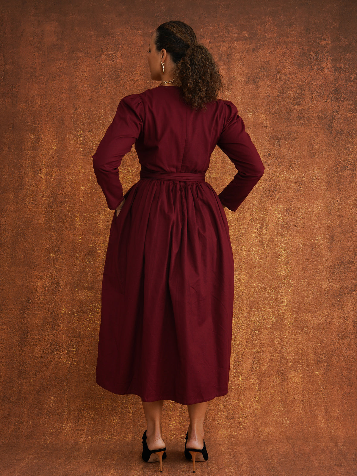 The Amina Dress Heavy Dobby Edition in Burgundy, close-up detail